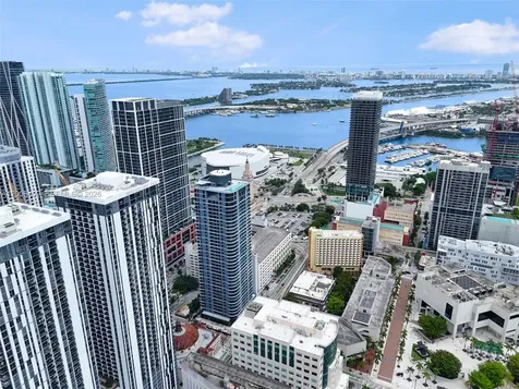 121 NE 5th Street Miami FL 33132