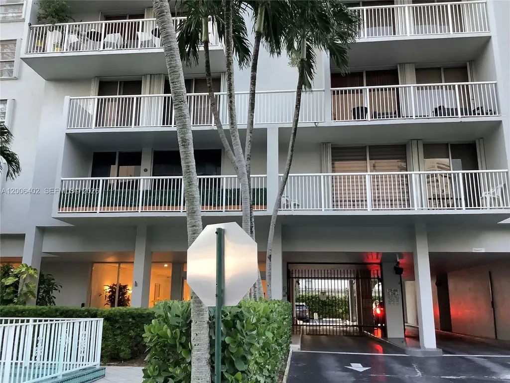 150 SE 25th Road Miami FL 33129