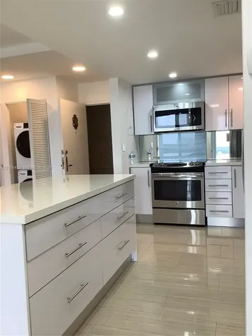 150 SE 25th Road Miami FL 33129