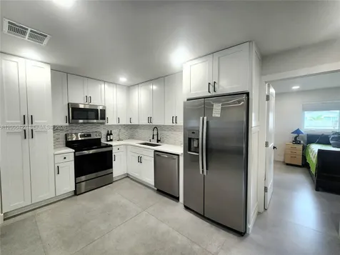 141 NE 30th Street Wilton Manors FL 33334