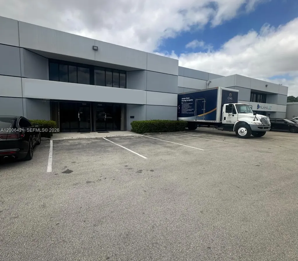 7237 NW 54th Street Miami FL 33166