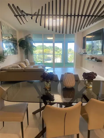 220 SE Mizner Boulevard Boca Raton FL 33432