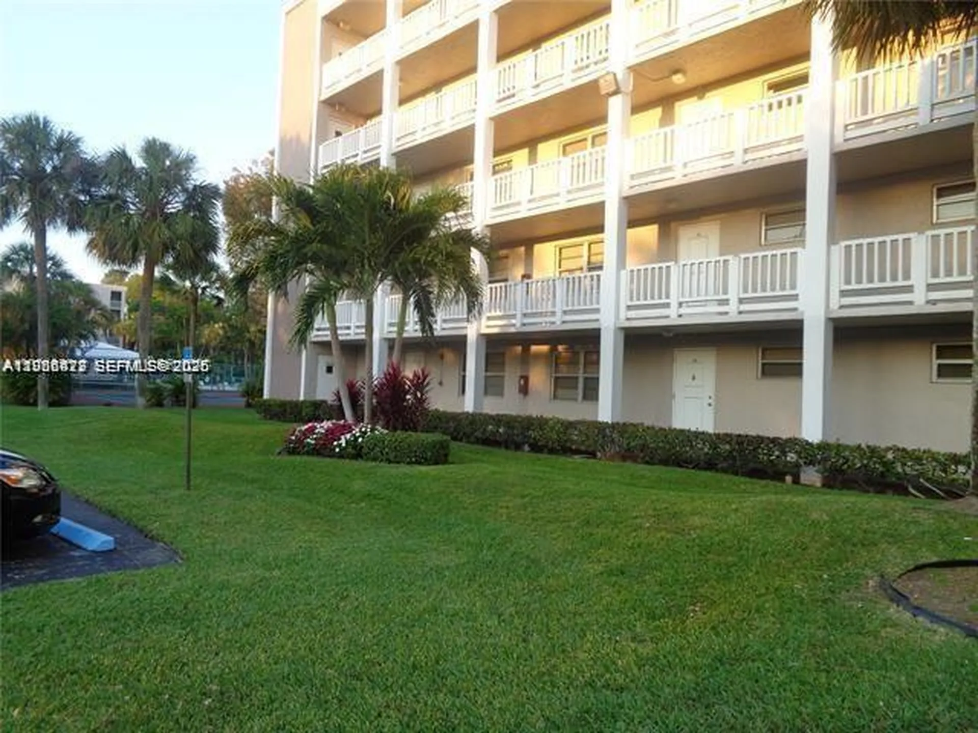 1075 Riverside Drive Coral Springs FL 33071