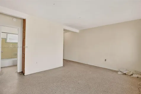 2100 NW 24th Street Miami FL 33142
