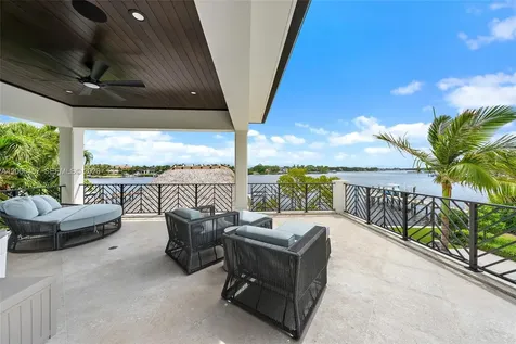 19020 Point Drive Tequesta FL 33469