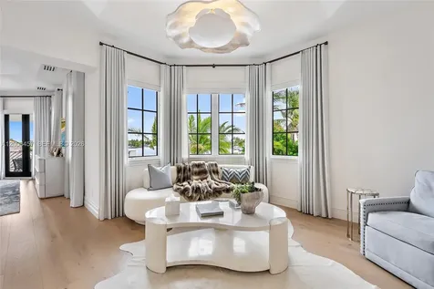 19020 Point Drive Tequesta FL 33469