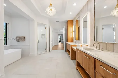 19020 Point Drive Tequesta FL 33469