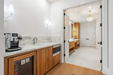 19020 Point Drive Tequesta FL 33469
