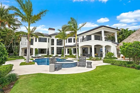 19020 Point Drive Tequesta FL 33469
