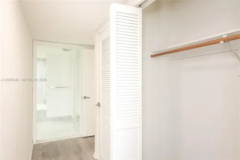 600 Grapetree Drive Key Biscayne FL 33149
