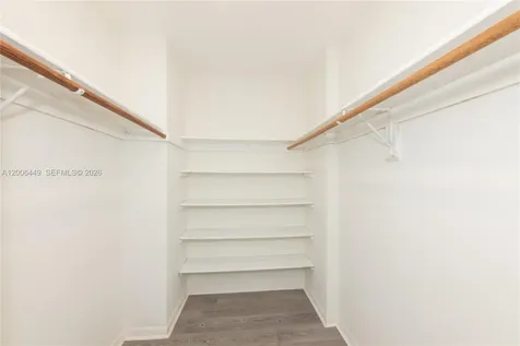 600 Grapetree Drive Key Biscayne FL 33149