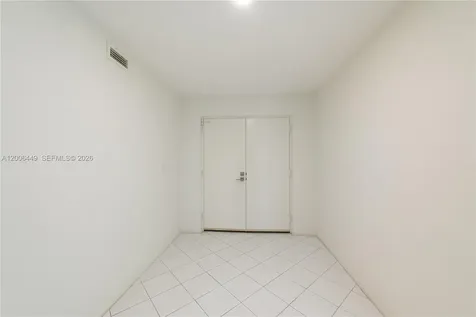600 Grapetree Drive Key Biscayne FL 33149