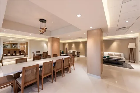 600 Grapetree Drive Key Biscayne FL 33149