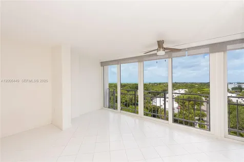 600 Grapetree Drive Key Biscayne FL 33149