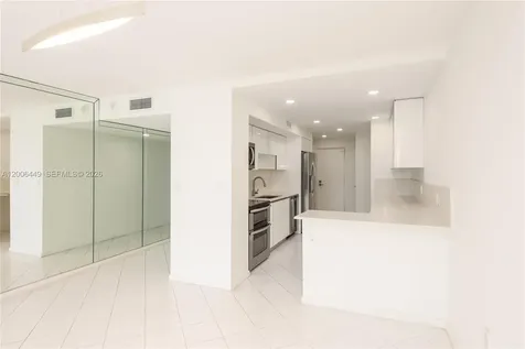 600 Grapetree Drive Key Biscayne FL 33149