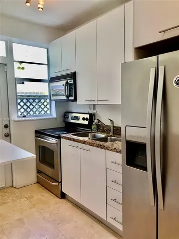 826 7th Street Miami Beach FL 33139