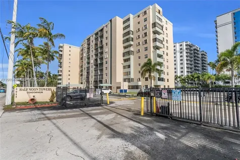 5055 NW 7th Street Miami FL 33126