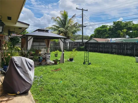 6580 Grant Street Hollywood FL 33024