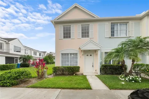 40 Simonton Circle Weston FL 33326
