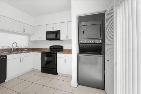 40 Simonton Circle Weston FL 33326