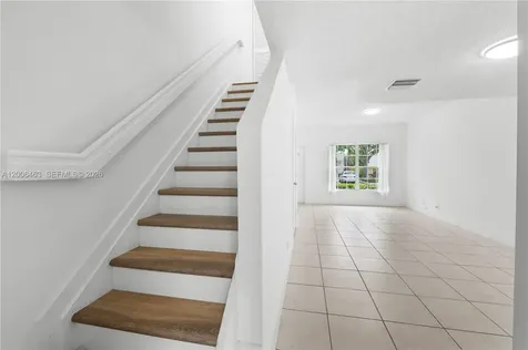40 Simonton Circle Weston FL 33326