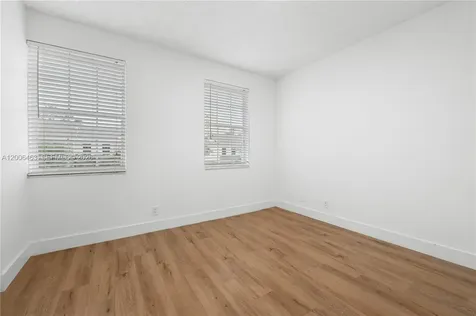 40 Simonton Circle Weston FL 33326