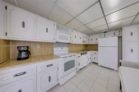 600 NE 36th Street Miami FL 33137