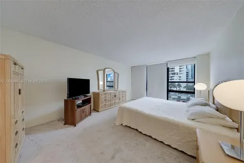 600 NE 36th Street Miami FL 33137