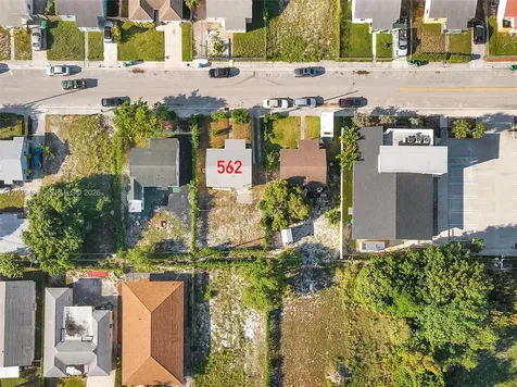 562 W 4th Street Riviera Beach FL 33404
