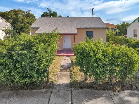 562 W 4th Street Riviera Beach FL 33404