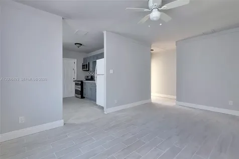 562 W 4th Street Riviera Beach FL 33404