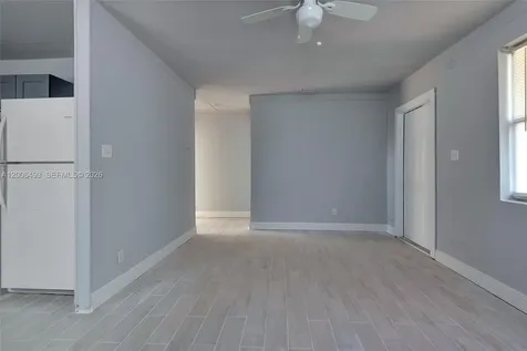 562 W 4th Street Riviera Beach FL 33404
