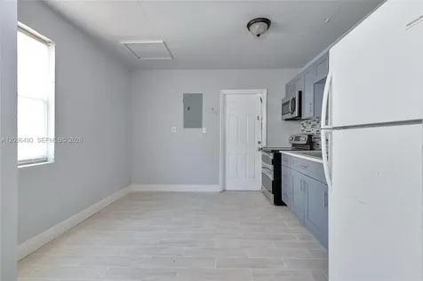 562 W 4th Street Riviera Beach FL 33404