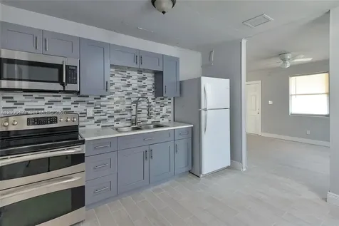 562 W 4th Street Riviera Beach FL 33404