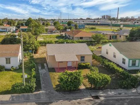 562 W 4th Street Riviera Beach FL 33404
