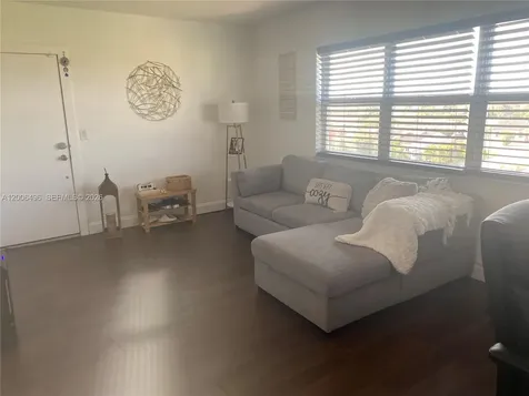 900 SW 84th Avenue Miami FL 33144