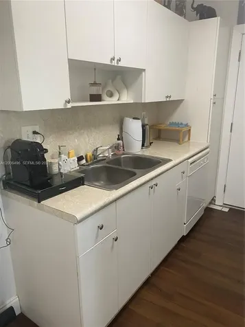 900 SW 84th Avenue Miami FL 33144