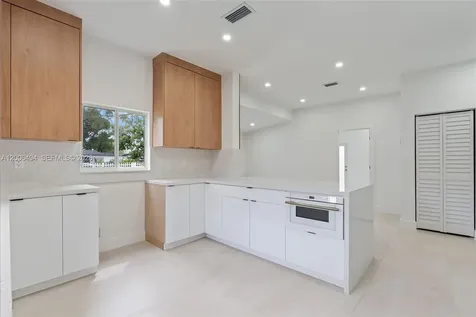 1305 Dunad Avenue Opa-Locka FL 33054