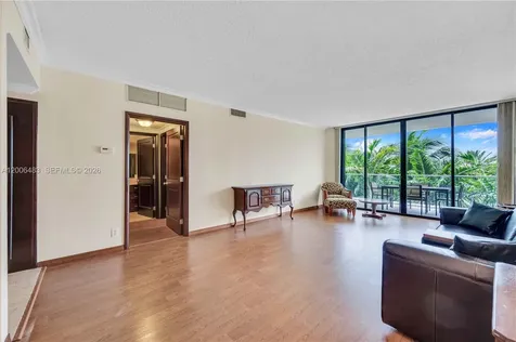 2800 Island Boulevard Aventura FL 33160