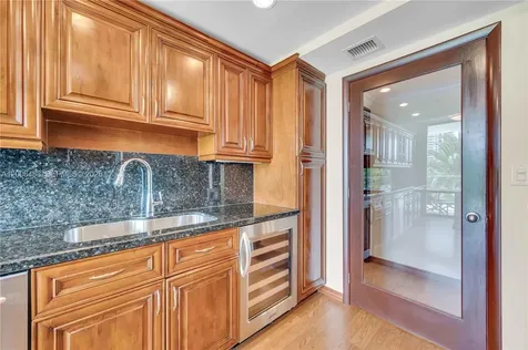 2800 Island Boulevard Aventura FL 33160