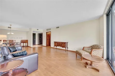 2800 Island Boulevard Aventura FL 33160