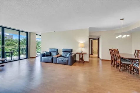 2800 Island Boulevard Aventura FL 33160