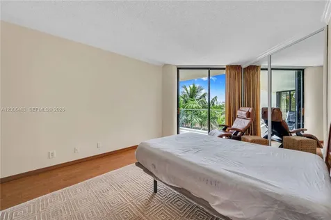 2800 Island Boulevard Aventura FL 33160