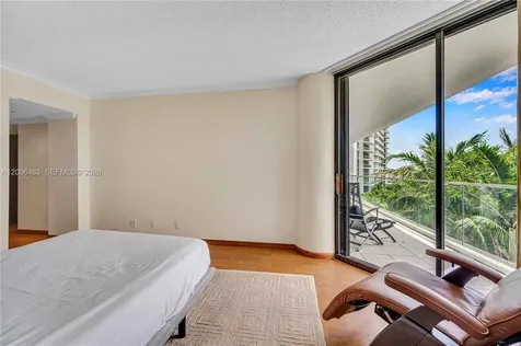 2800 Island Boulevard Aventura FL 33160