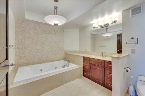 2800 Island Boulevard Aventura FL 33160