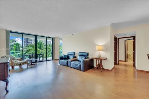 2800 Island Boulevard Aventura FL 33160
