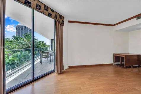 2800 Island Boulevard Aventura FL 33160