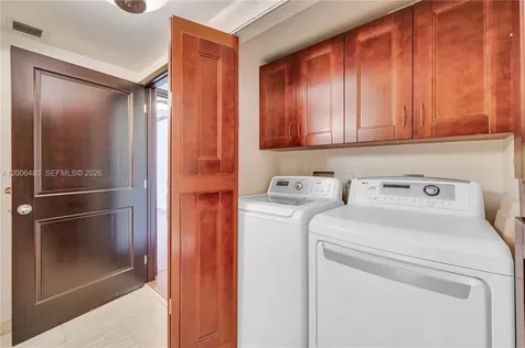 2800 Island Boulevard Aventura FL 33160