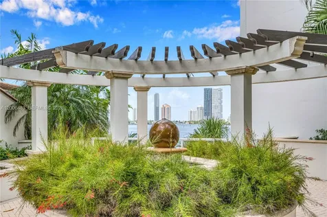 2800 Island Boulevard Aventura FL 33160