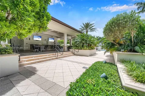 2800 Island Boulevard Aventura FL 33160